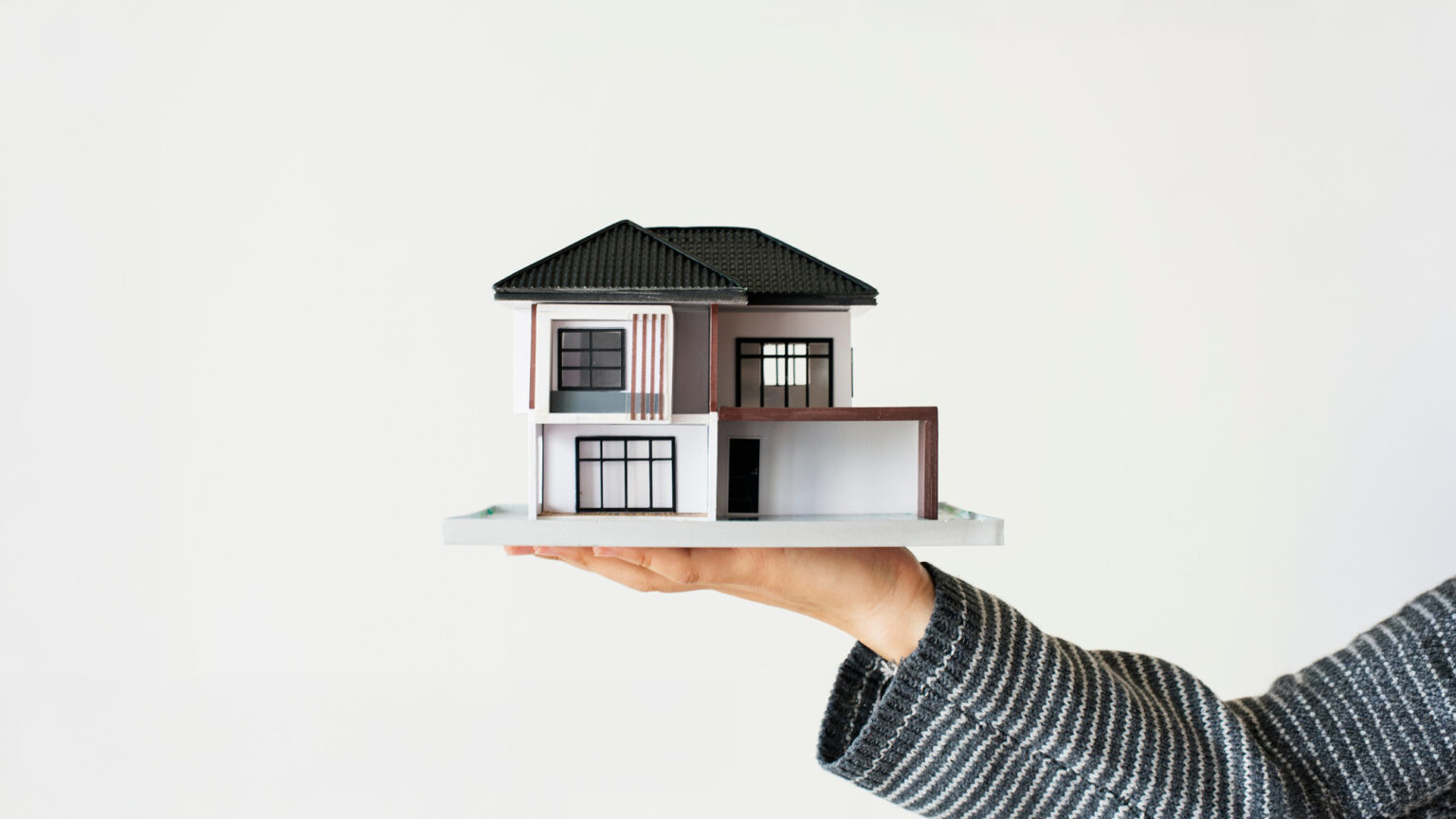 Fabian Gundert im Gespräch mit Wirtschaftsmacher.com: Warum viele Eigentümer nach ersten Alleingängen doch auf professionelle Unterstützung setzen – und was Gundert Immobilien anders macht.