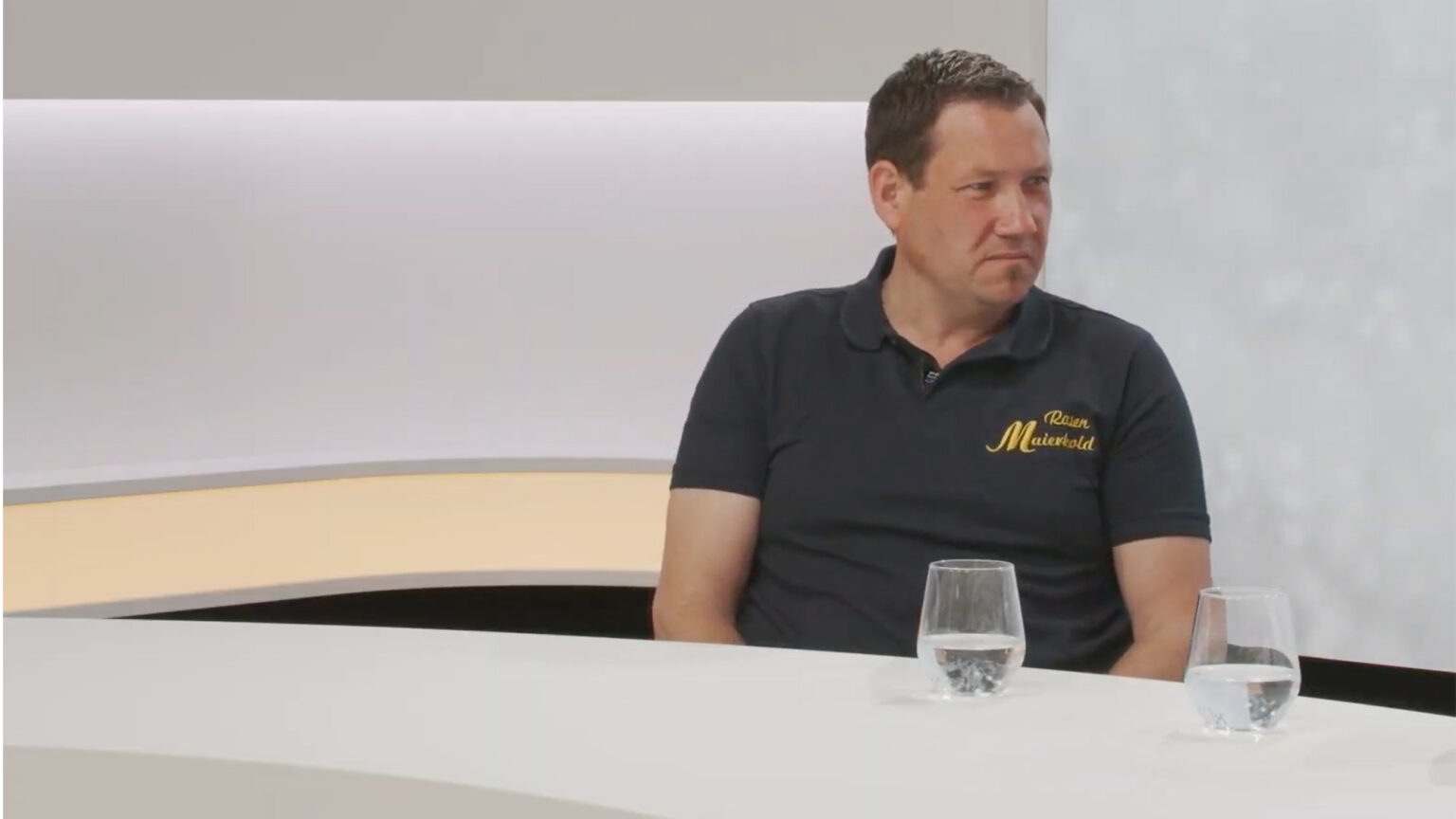Alfred Maierhold: Moderne Rasenpflege braucht Hightech und Fachwissen gegen Hitze, Unkraut und Pilze