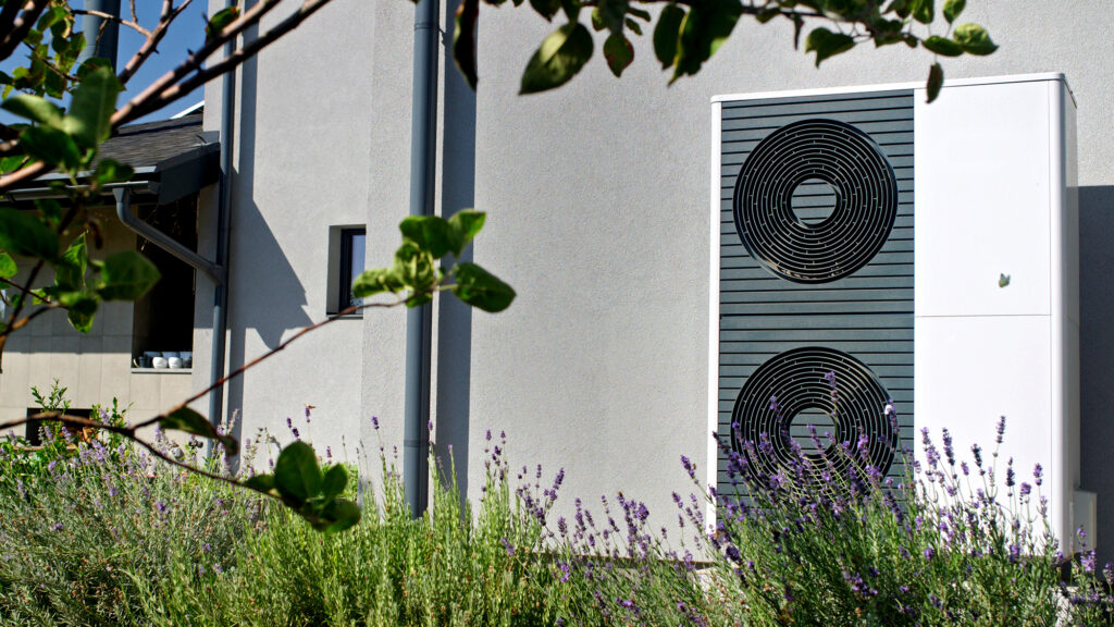 SA-Energietechnik bietet innovative, nachhaltige Heizlösungen mit Wärmepumpen, Pelletsanlagen, Photovoltaik und PV Carports mit intelligenten Speicherlösungen, die Energieeffizienz steigern und Kosten langfristig senken – ideal für zukunftsorientierte Haushalte und Unternehmen.
