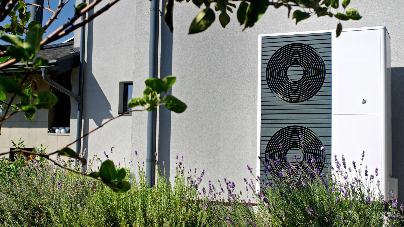 SA-Energietechnik bietet innovative, nachhaltige Heizlösungen mit Wärmepumpen, Pelletsanlagen, Photovoltaik und PV Carports mit intelligenten Speicherlösungen, die Energieeffizienz steigern und Kosten langfristig senken – ideal für zukunftsorientierte Haushalte und Unternehmen.