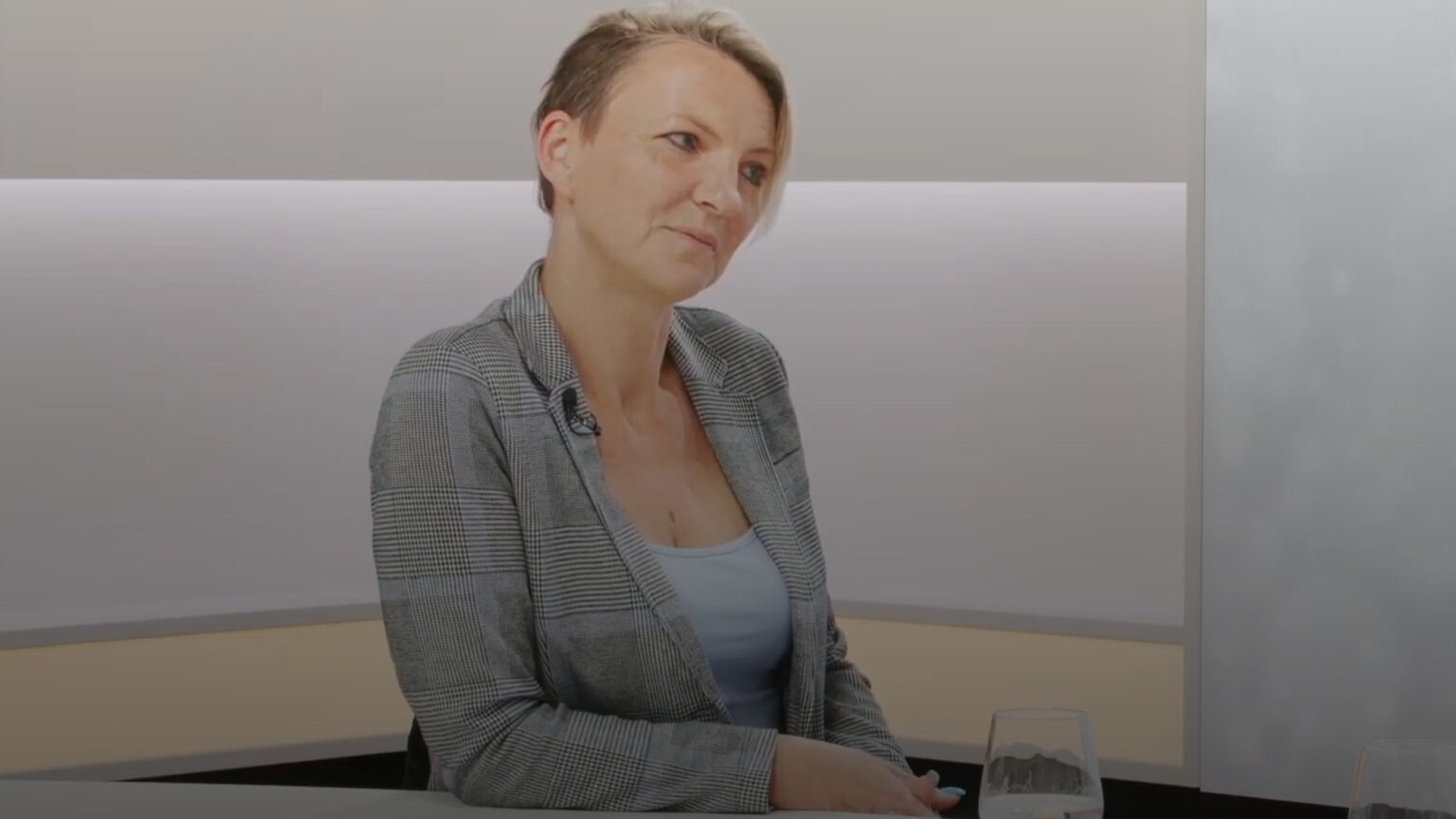 Ivonne Krauthöfer im Gespräch mit Benjamin Bansal: Interview über clevere Flächenheizsysteme für Fußboden, Wand und Decke
