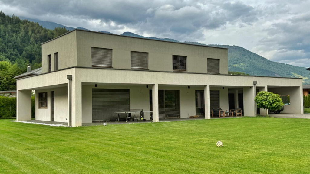 Kreativputz aus Kärnten bietet hochwertige Fassadensanierung, Vollwärmeschutz und Malerarbeiten trotz steigender Material- und Lohnkosten.