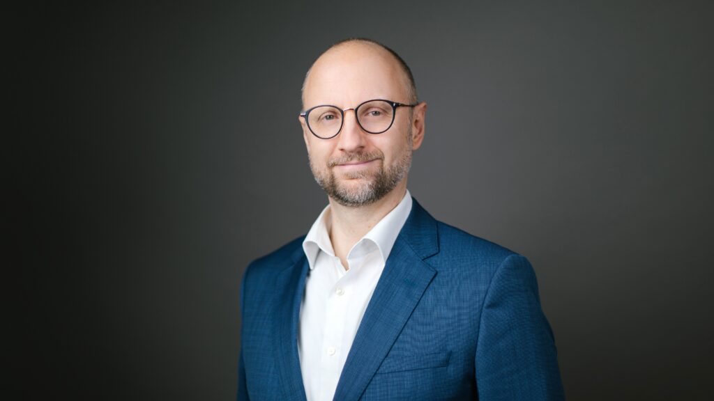 SHB – Rechtsanwalt Dr. Simon Harald Baier bietet als Anwalt in Schladming und Wien wirtschaftsnahe Lösungen für KMU im Handels- und Unternehmensrecht.