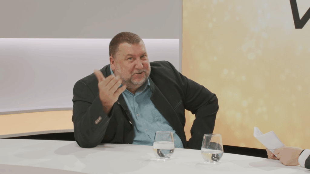 Wir sprechen heute mit Diplom-Ingenieur Dr. Jürgen Meinhart, Geschäftsführer der Schlau-PV GmbH aus Oberösterreich. Und nach über 25 Jahren in der Energiewirtschaft kann man ihn erst recht als wahren Experten bezeichnen, wenn es um den österreichischen Energiemarkt geht.