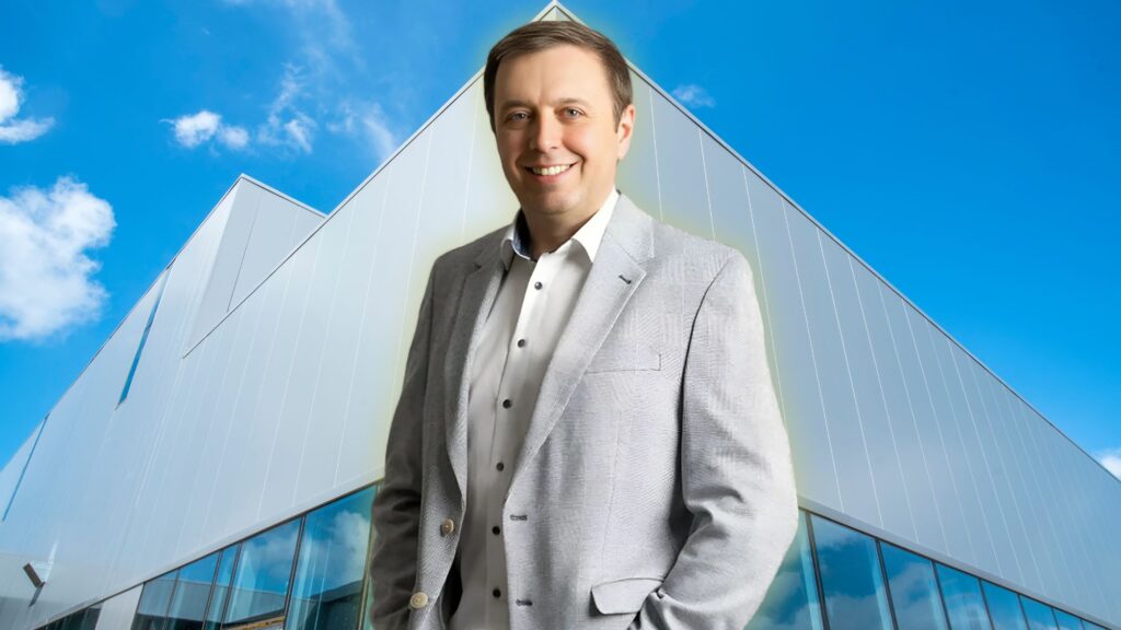 Paneelpartner GmbH liefert als herstellerunabhängiger Partner hochwertige, maßgeschneiderte Paneele für modernen Hallen- und Kühlraumbau.