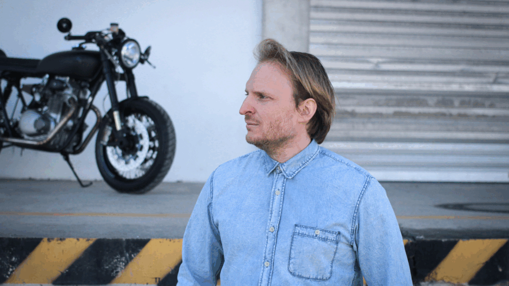 Reier Motors ist eine Salzburger Motorradmanufaktur, die Custombikes auf Basis technischer Expertise, enger Kundenabstimmung und hochwertiger Einzelanfertigungen realisiert