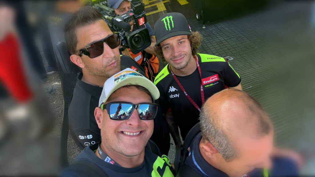 Mit Insider Tours by Ronny und Ronny Müller die MotoGP in Spielberg hautnah erleben – exklusiver Zugang zum Fahrerlager und unvergessliche Motorsport-Momente für echte Fans.