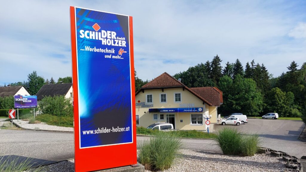 Schilder Holzer GmbH bietet maßgeschneiderte Werbemittel wie Autobeschriftung, Werbebanner, Digitaldruck, Lasergravur und Textildruck für B2B-Kunden. Individuelle Werbung für jedes Unternehmen.