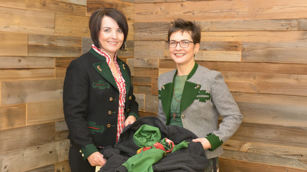 Im Zeitgeist setzt Maßstäbe in Trachtenmode, Beratung und regionaler Produktion für besondere Anlässe.