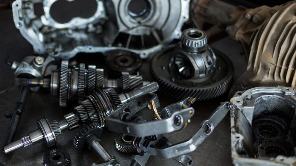 Andreas Köck steht mit Austria Motion für ehrlichen Onlinehandel mit Motoröl, Hydrauliköl und Ersatzteilen für Landwirte und Motorradfahrer in Österreich.