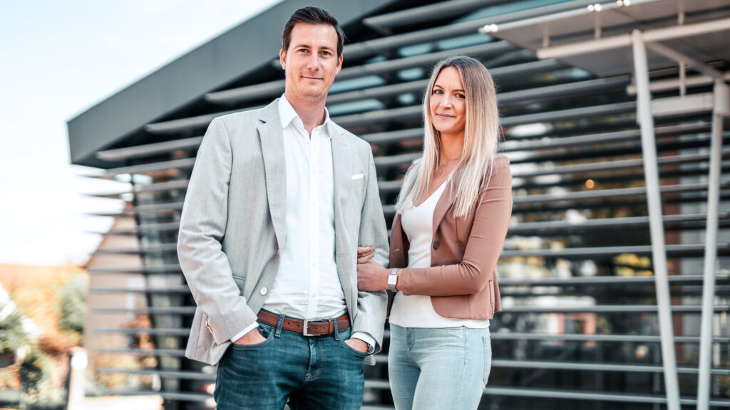 Stefanie Wolf & Lukas Wolf, Gründer der ARU Immobilien gestalten mit digitaler Automatisierung den Immobilienverkauf der Zukunft.