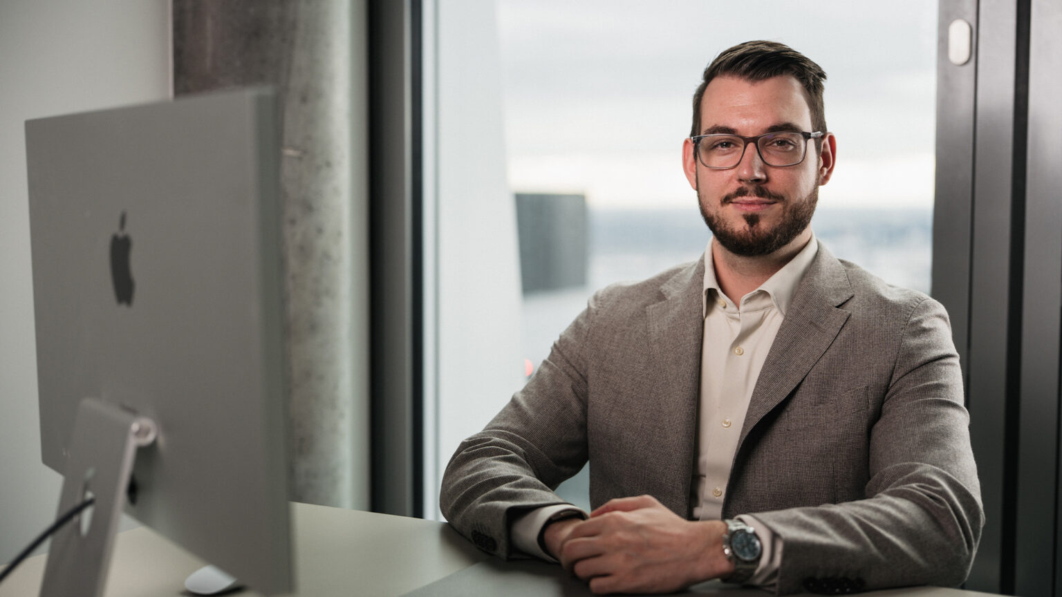 Henrik Hamann von der Hamann & Kollegen Immobilien GmbH über Chancen, Trends und strategische Kapitalanlagen im deutschen Immobilienmarkt.