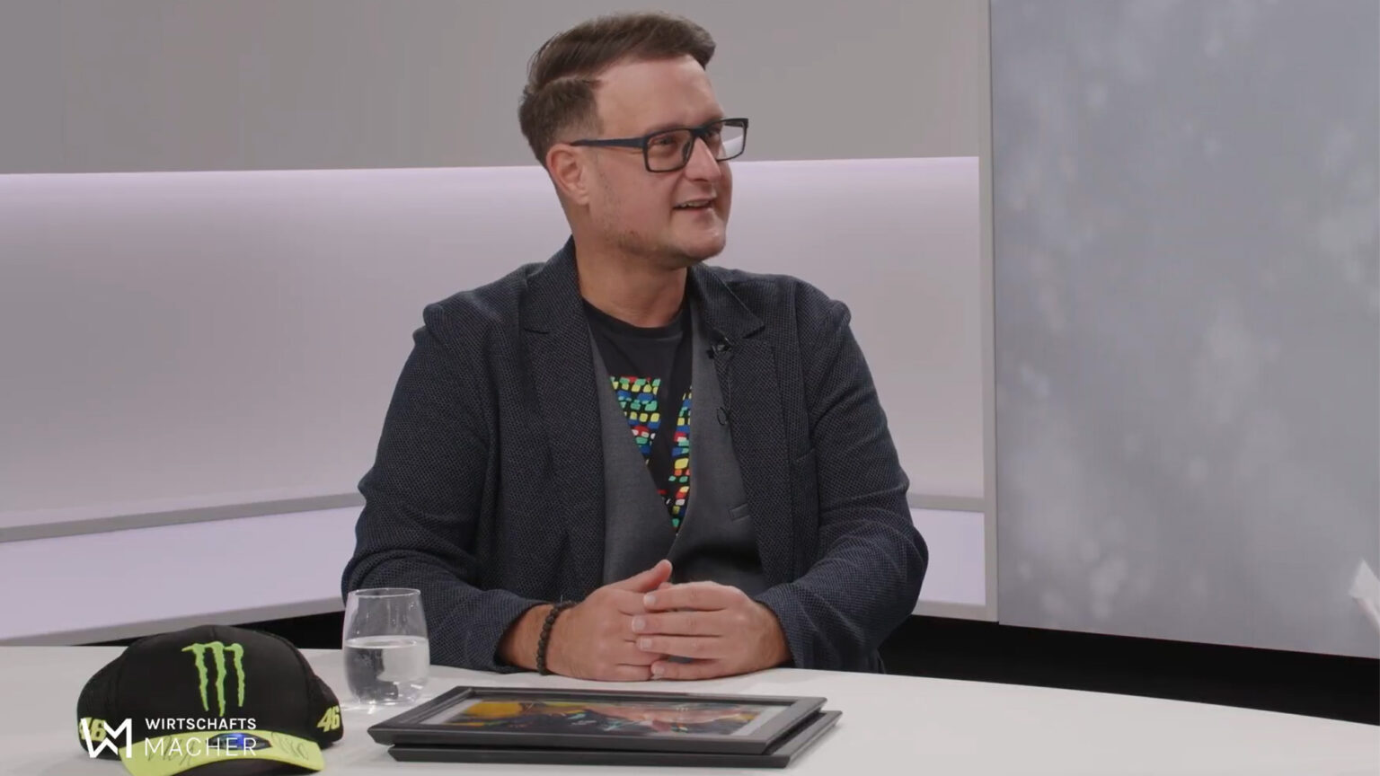 Ronny Müller spricht über Insider Tours, Motorsportreisen, MotoGP-Events, Formel-1-Erlebnisse und Supercar-Trips in Dubai.