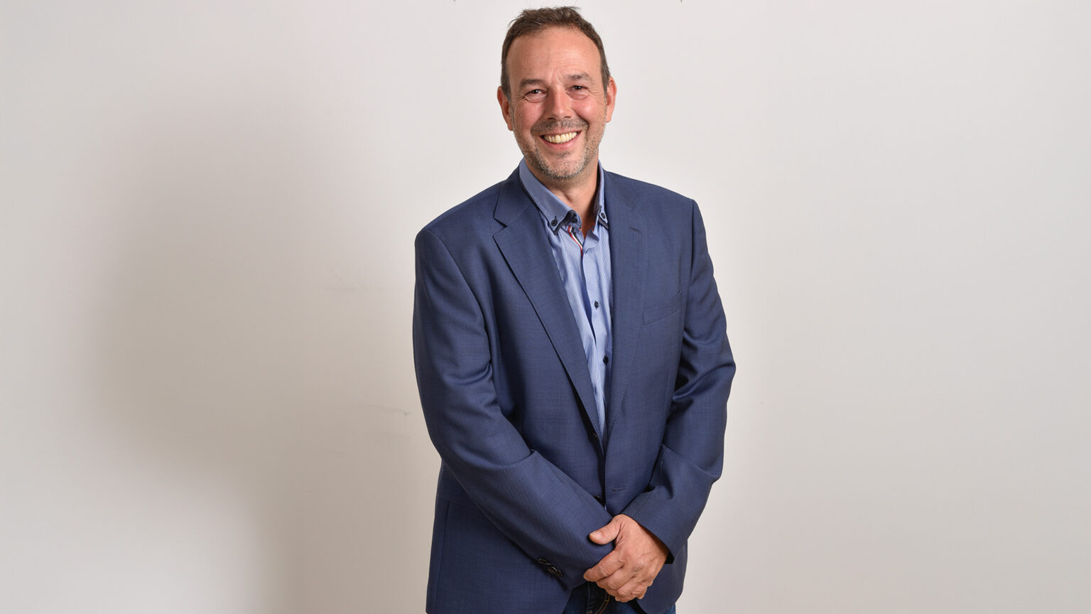 Externe Sicherheitsfachkraft Alex Glantschnig zeigt Lösungen zur Reduktion von Unfallkosten und mehr Arbeitssicherheit.