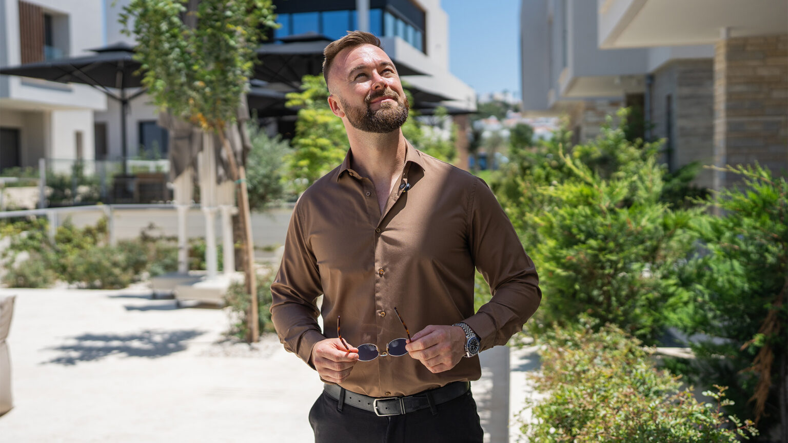 Sandro Stadelmann entwickelt Immobilienwissen zum skalierbaren System. Strategien, Marktanalysen und Insights für Investoren und Ferienimmobilienkäufer.